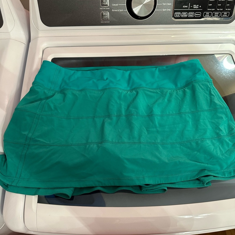Lululemon green skort